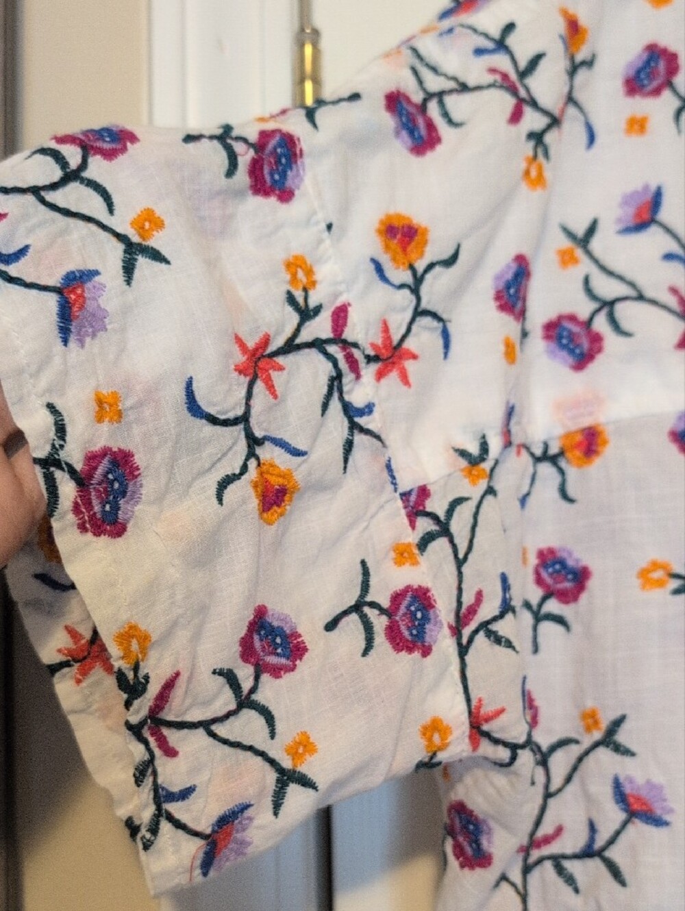 Anthropologie Pilcro White Floral Short Sleeve Blouse - Picture 8 of 9
